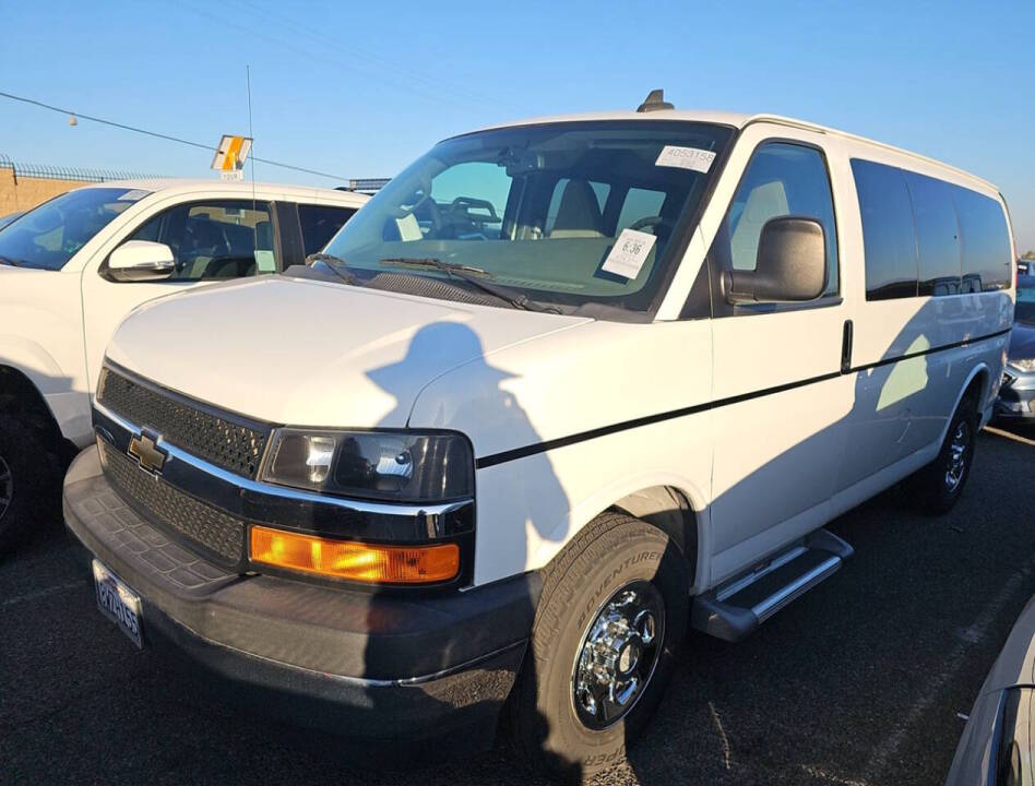 chevrolet express passenger 2017 1GBWGFFG6H1210495 image chevrolet express passenger 2017 1GBWGFFG6H1210495 image